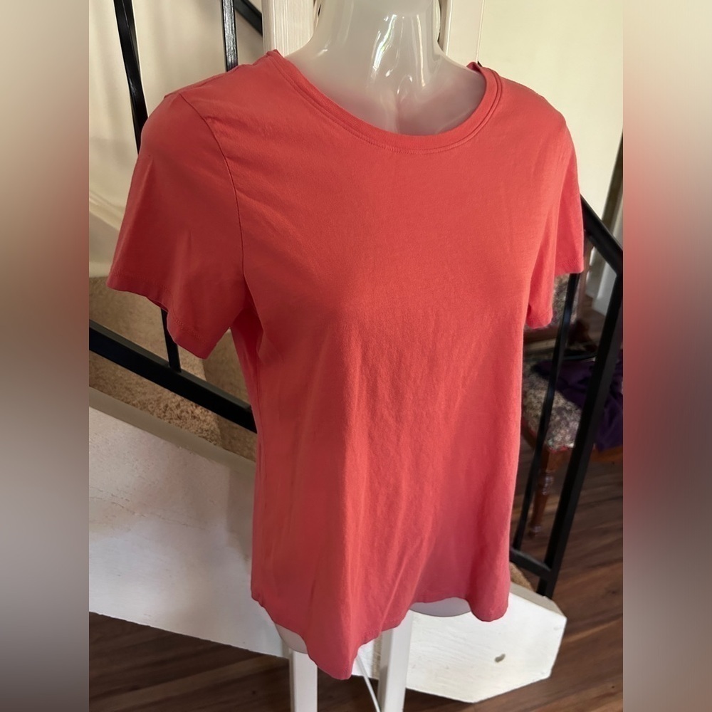 C&C California Women’s Coral T Shirt Size Medium Very Good Condition 100% Cotton